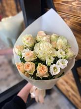 Букет цветов из:  Розы и Лизиантусы #REPLACE_PRED# Выдрино