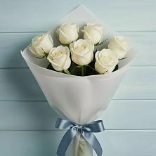 Букет 7 Белых роз Эдлесс Лав в Выдрино