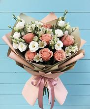 Букет цветов из:  Розы, Альстромерии и Лизиантусы в Выдрино