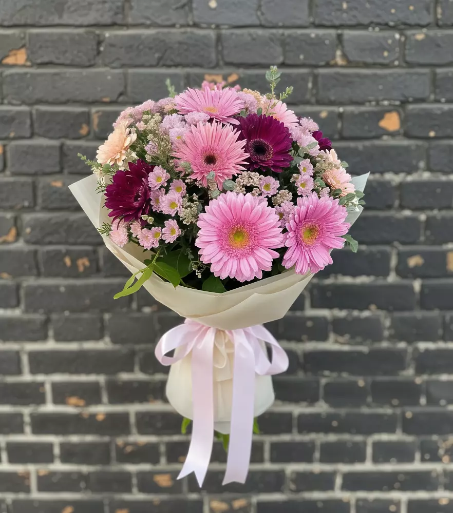 Букет цветов из: Герберы и Хризантемы в Выдрино