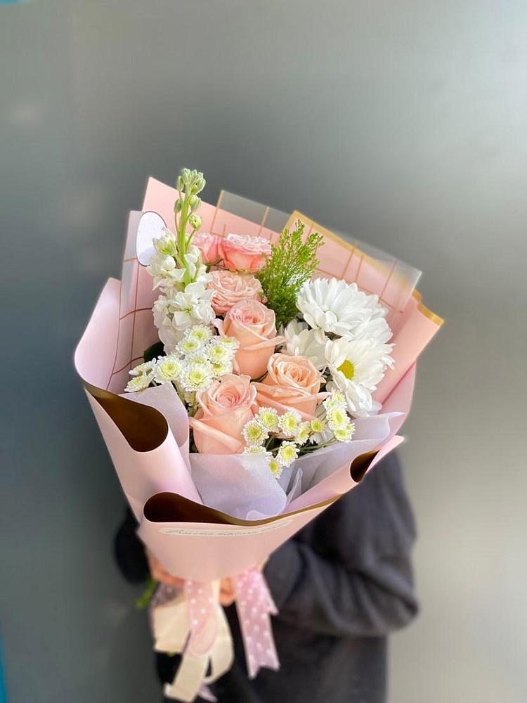 Букет цветов из: Хризантемы и Розы в Выдрино