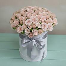 Цветочная композиция из Розы в шляпной коробке в Выдрино