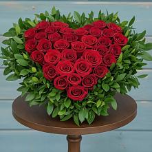 Цветочная композиция из Розы в виде сердца в Выдрино