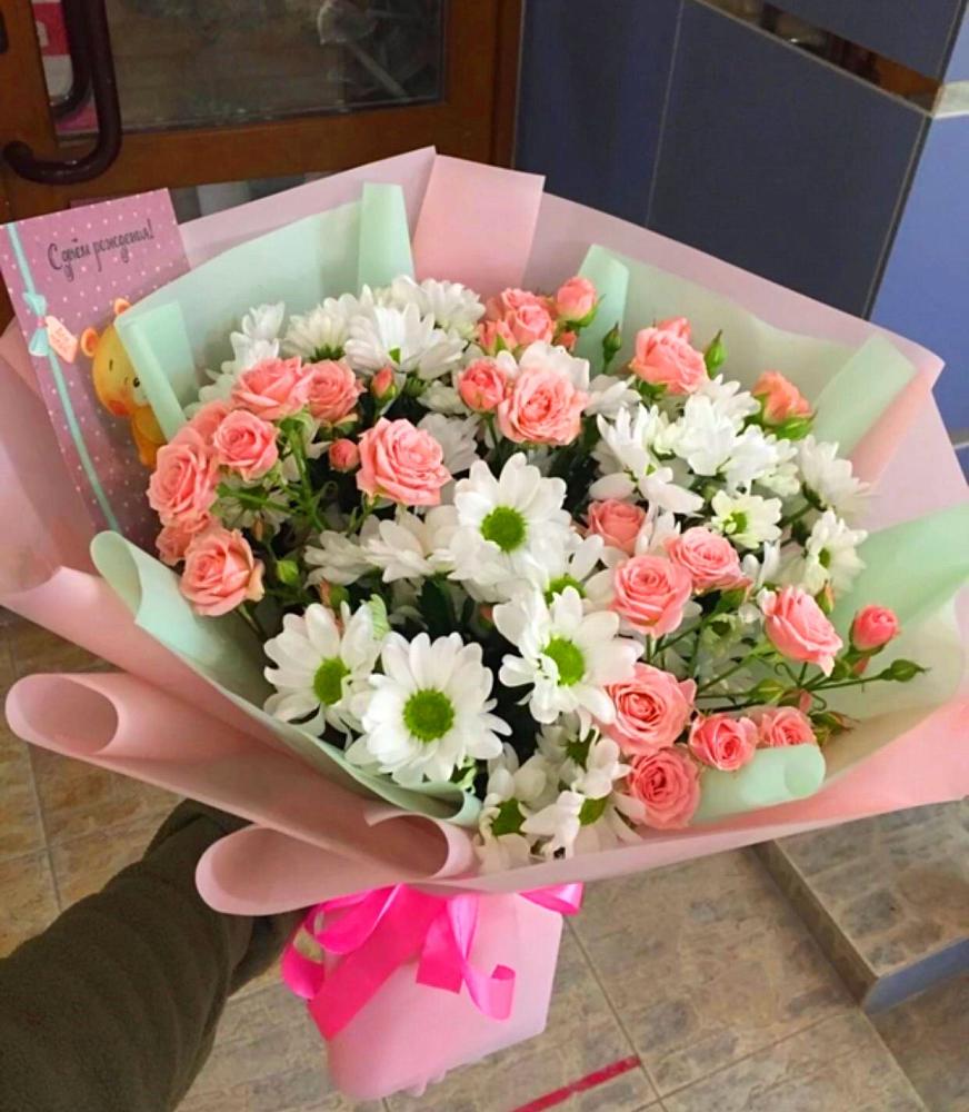 Букет цветов из: Розы и Хризантемы в Выдрино