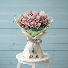 Букет цветов из:  Орхидеи и Розы #REPLACE_PRED# Выдрино