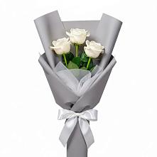 Букет 3 белые розы в Выдрино
