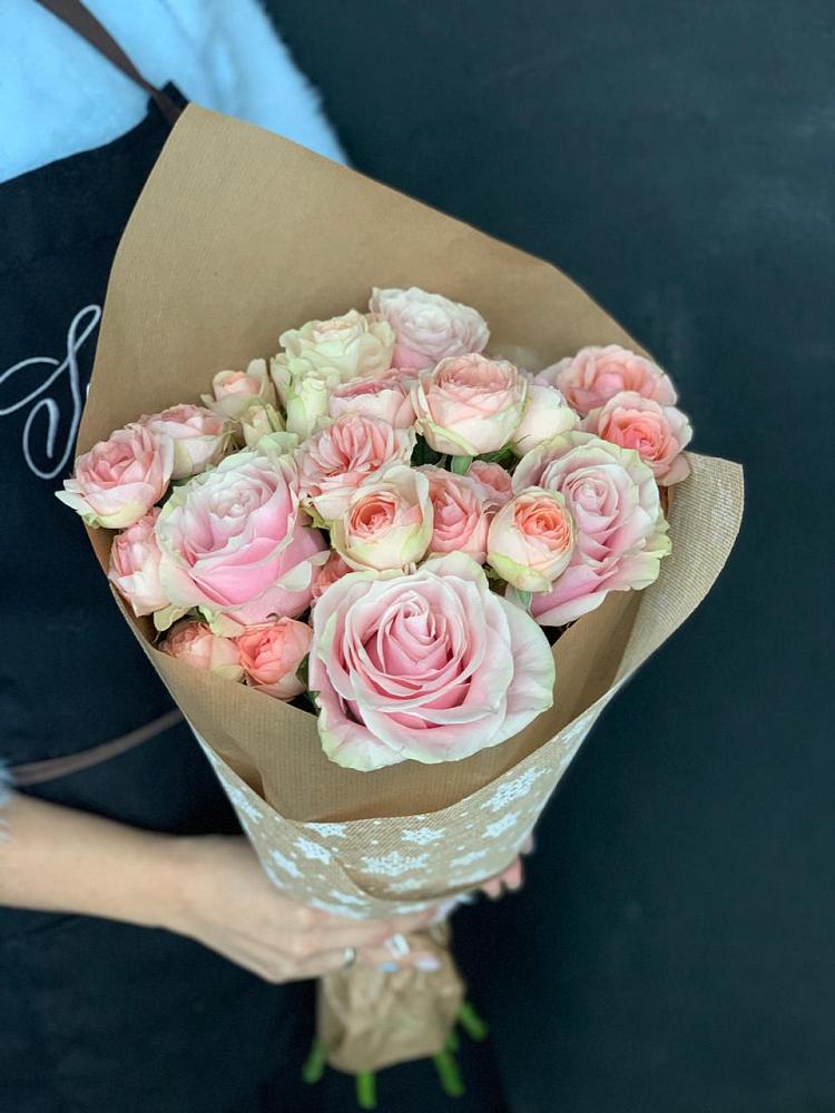 Букет цветов из: Хризантемы и Розы в Выдрино