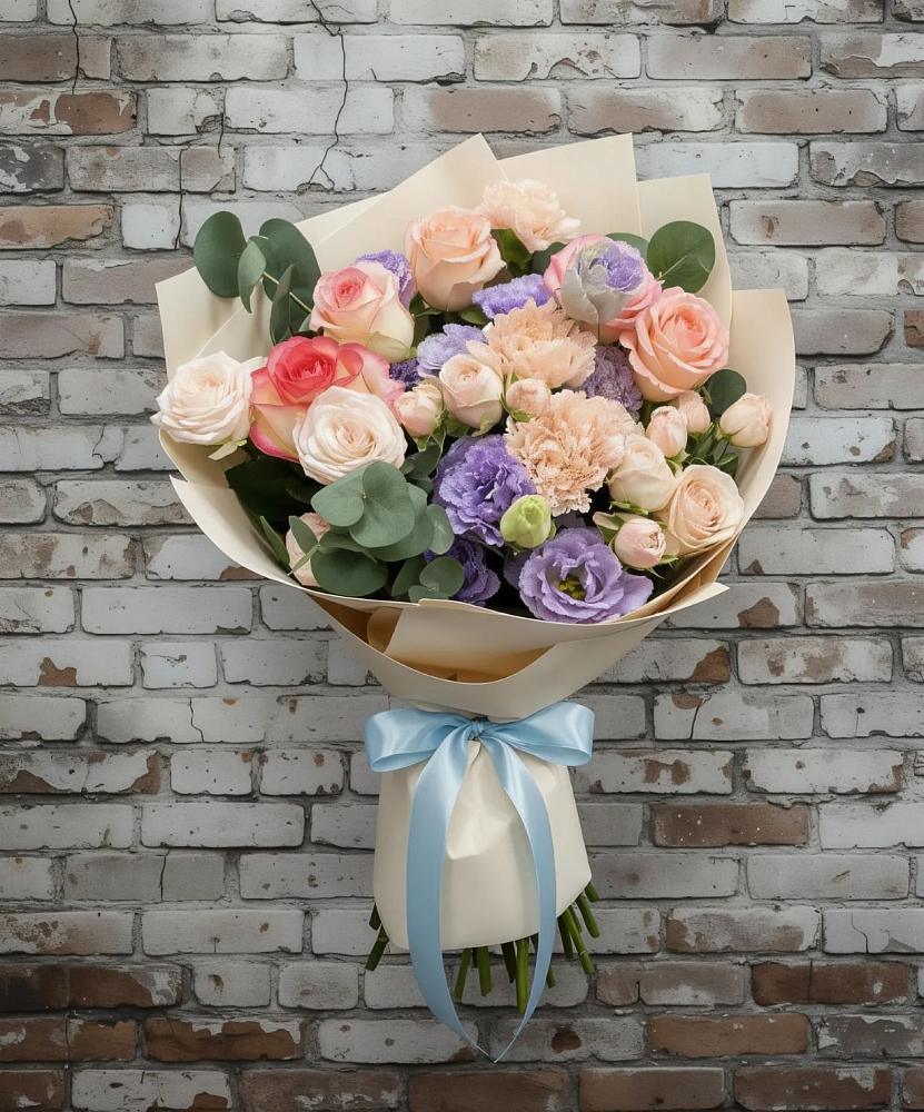 Букет цветов из: Розы, Лизиантусы и Гвоздики в Выдрино