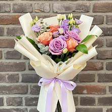 Букет цветов из:  Лизиантусы и Розы в Выдрино