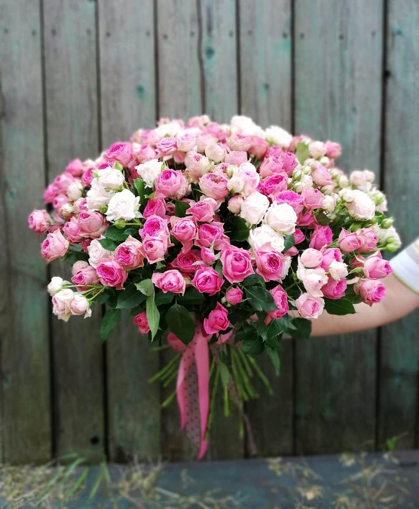 Букет Розовые кустовые розы Натали и Лав Лидия в Выдрино