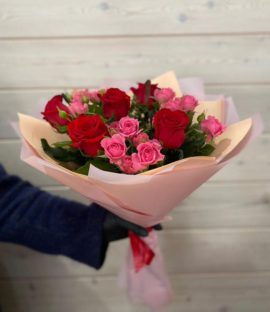 Букет цветов из: Розы в Выдрино
