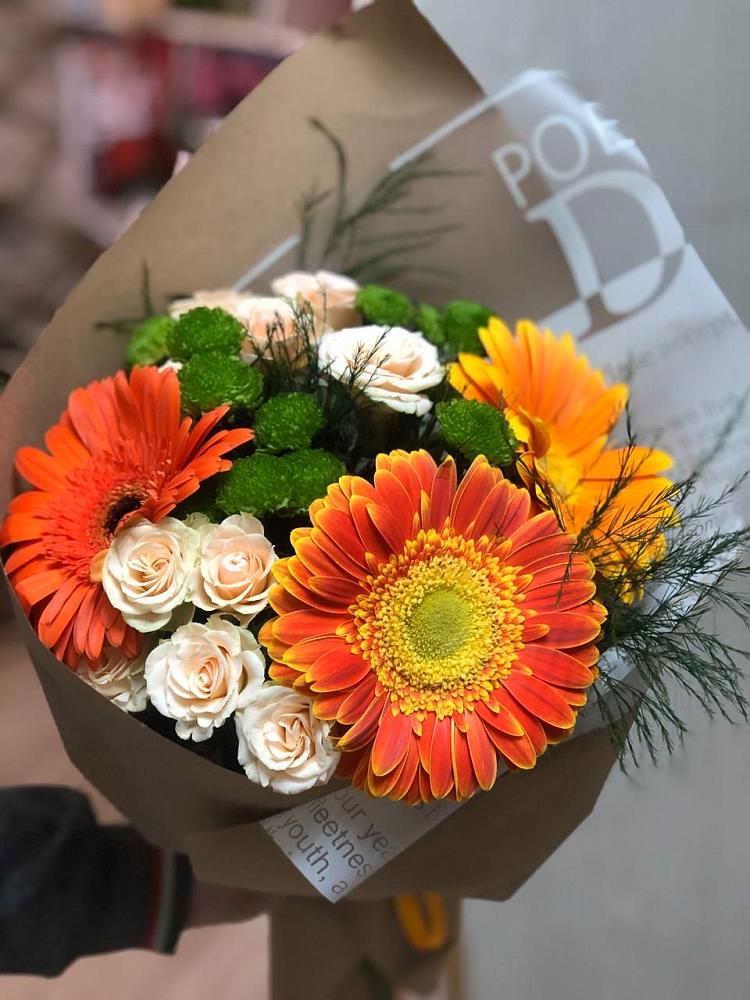 Букет цветов из: Герберы, Хризантемы и Розы в Выдрино