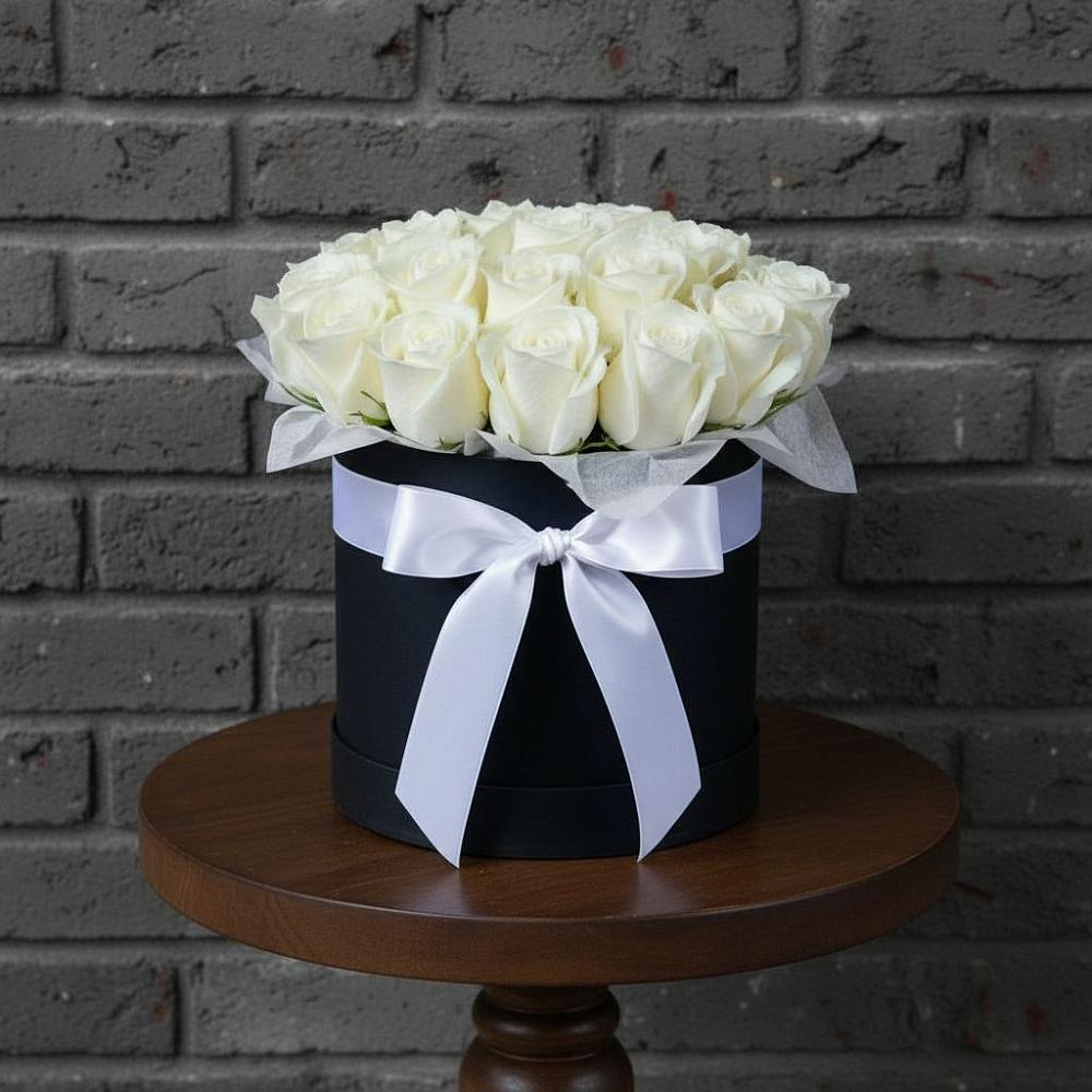 Цветочная композиция из Розы в шляпной коробке в Выдрино