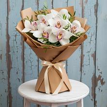 Букет цветов из:  Орхидеи и Розы в Выдрино
