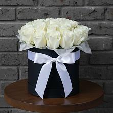 Цветочная композиция из Розы в шляпной коробке в Выдрино